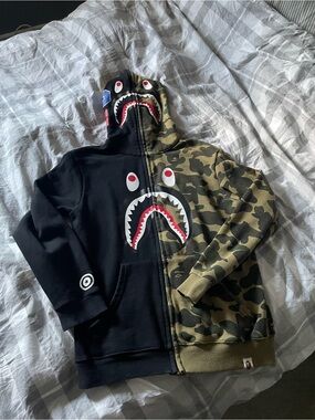 Bape zip up hoodie